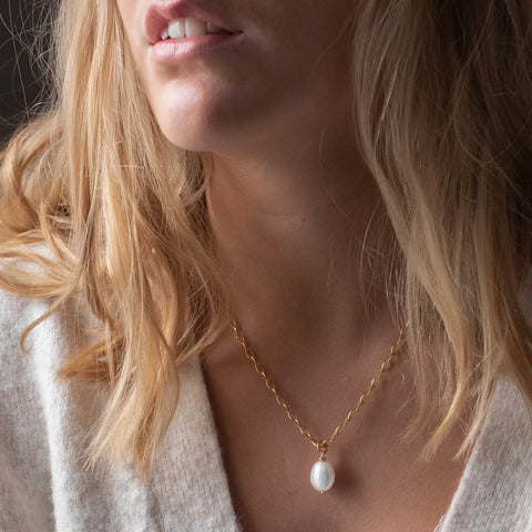 Chunky chain pearl necklace